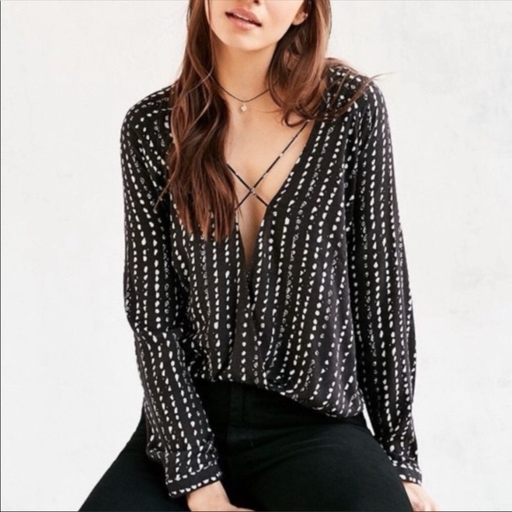 SILENCE & NOISE long sleeved top. Black and gray. XS.